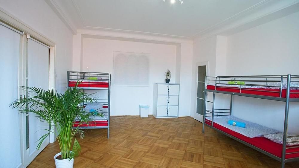 Mcsleep Hostel Praag Buitenkant foto