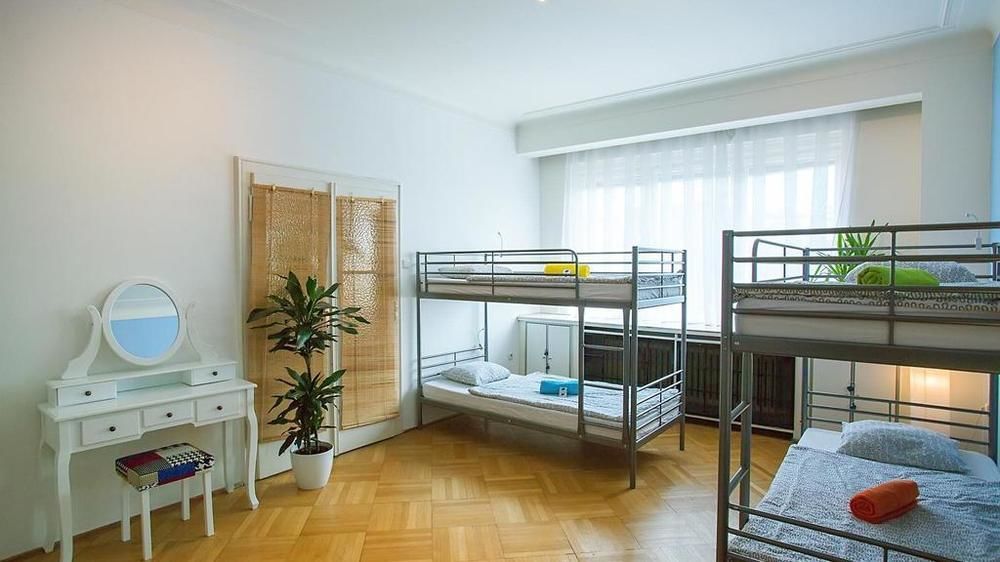 Mcsleep Hostel Praag Buitenkant foto