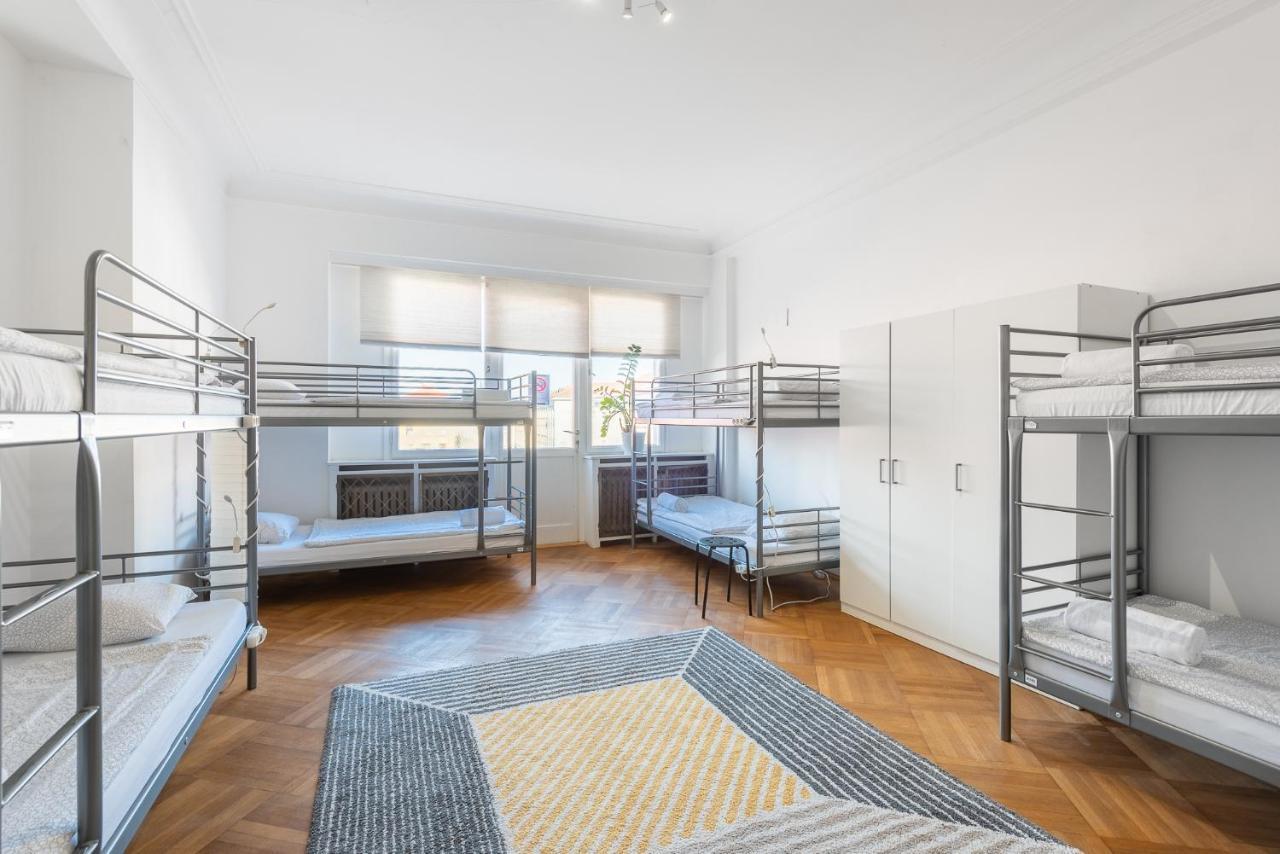 Mcsleep Hostel Praag Buitenkant foto