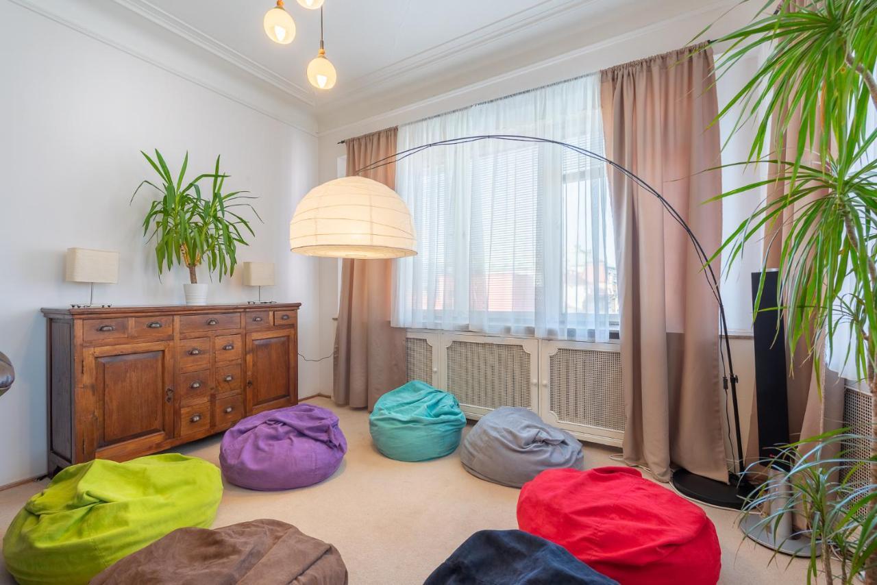 Mcsleep Hostel Praag Buitenkant foto