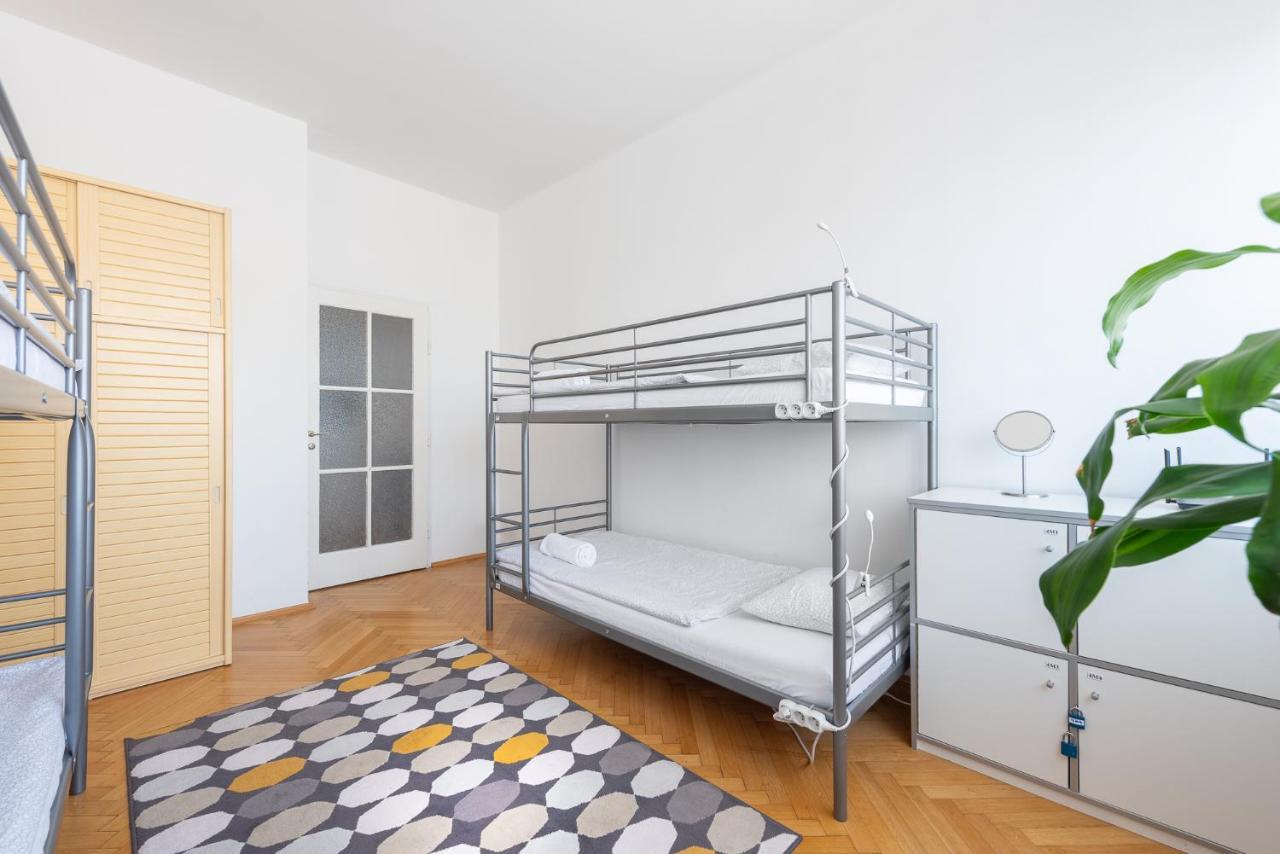Mcsleep Hostel Praag Buitenkant foto