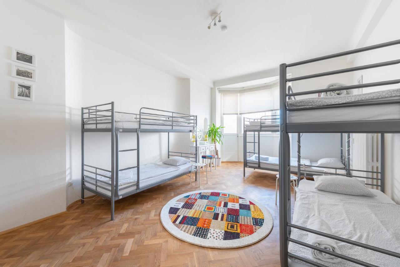 Mcsleep Hostel Praag Buitenkant foto