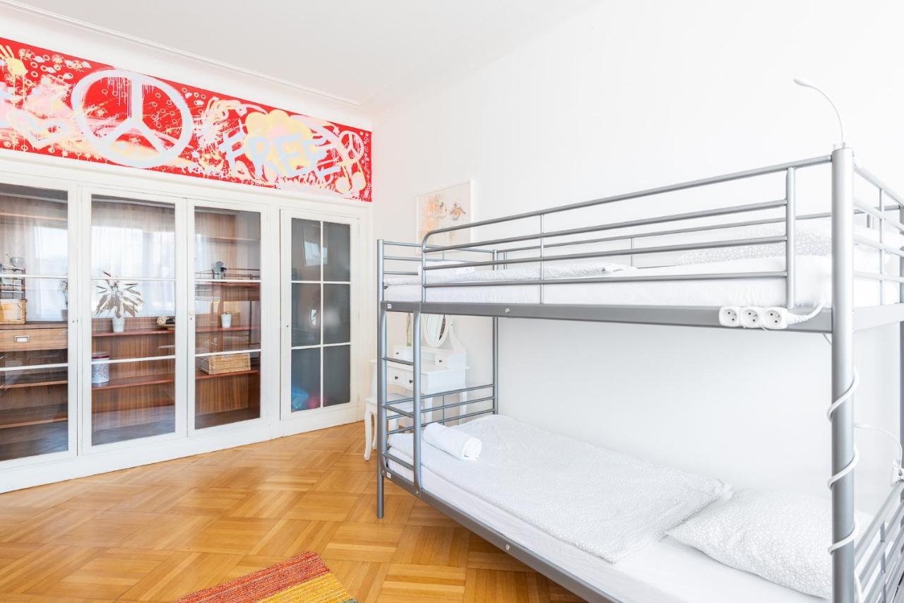 Mcsleep Hostel Praag Buitenkant foto