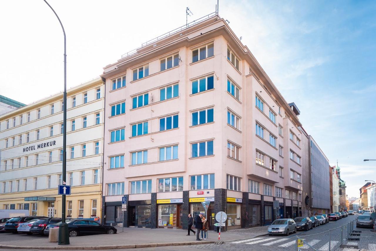 Mcsleep Hostel Praag Buitenkant foto